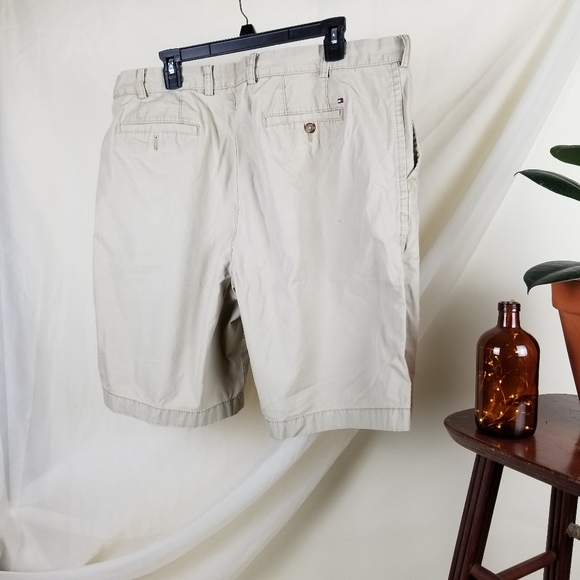 Tommy Hilfiger Khaki Cream Shorts - Picture 2 of 4